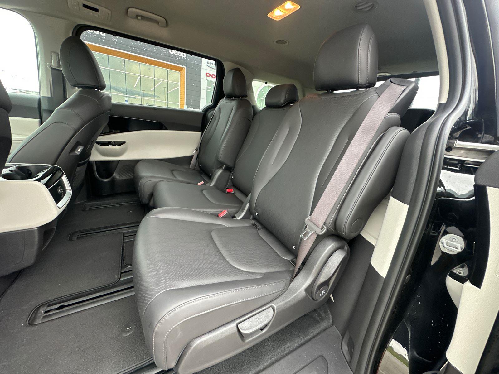 2024 Kia Carnival EX photo 21