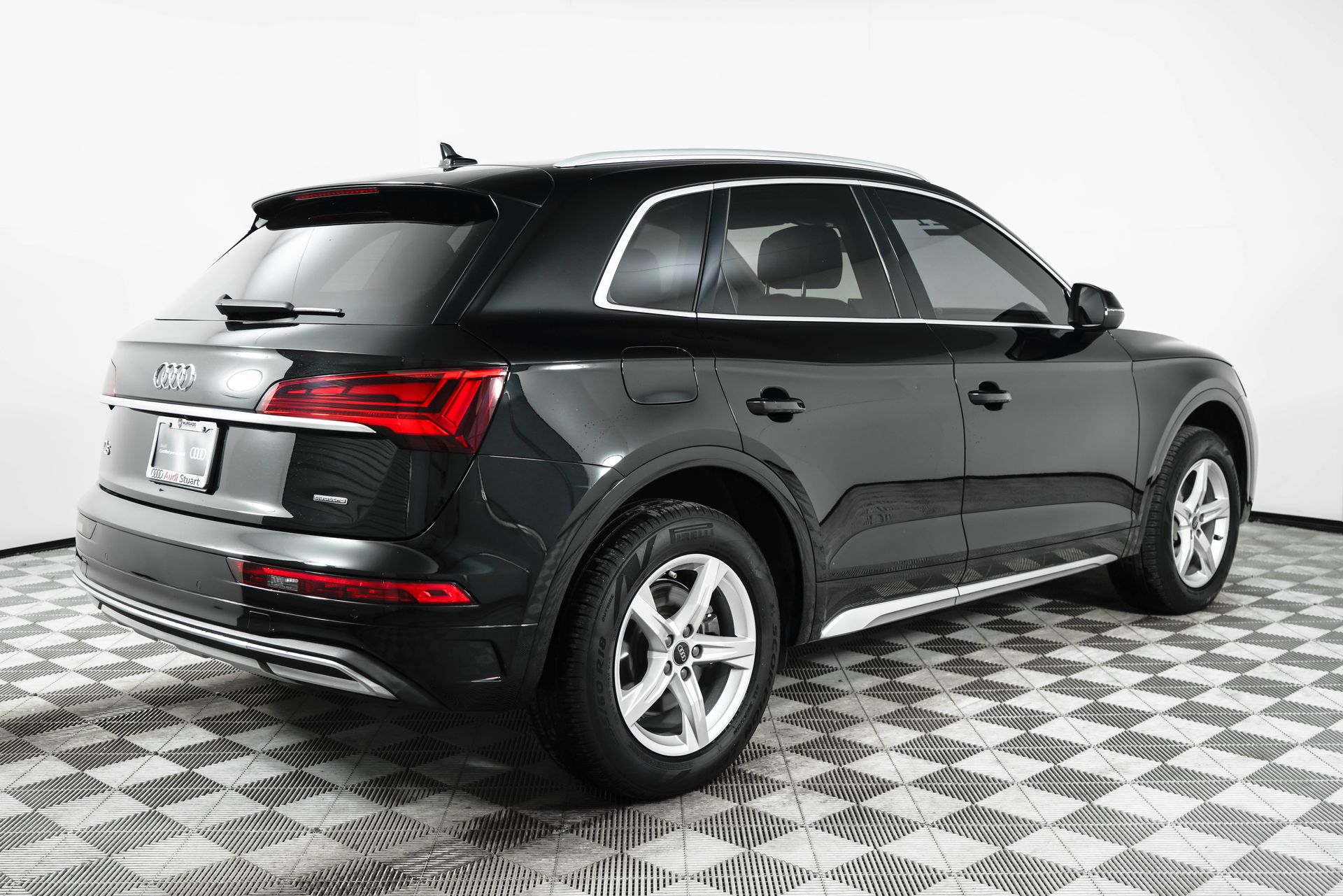 2021 Audi Q5 45 Premium photo 5
