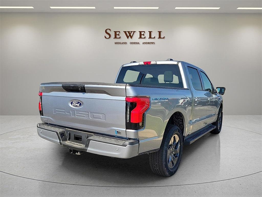 2025 Ford F-150 Lightning photo 4