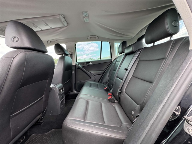 2012 Volkswagen Tiguan Sport photo 16