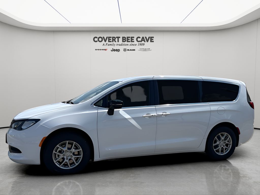 2026 Chrysler Voyager LX photo 4