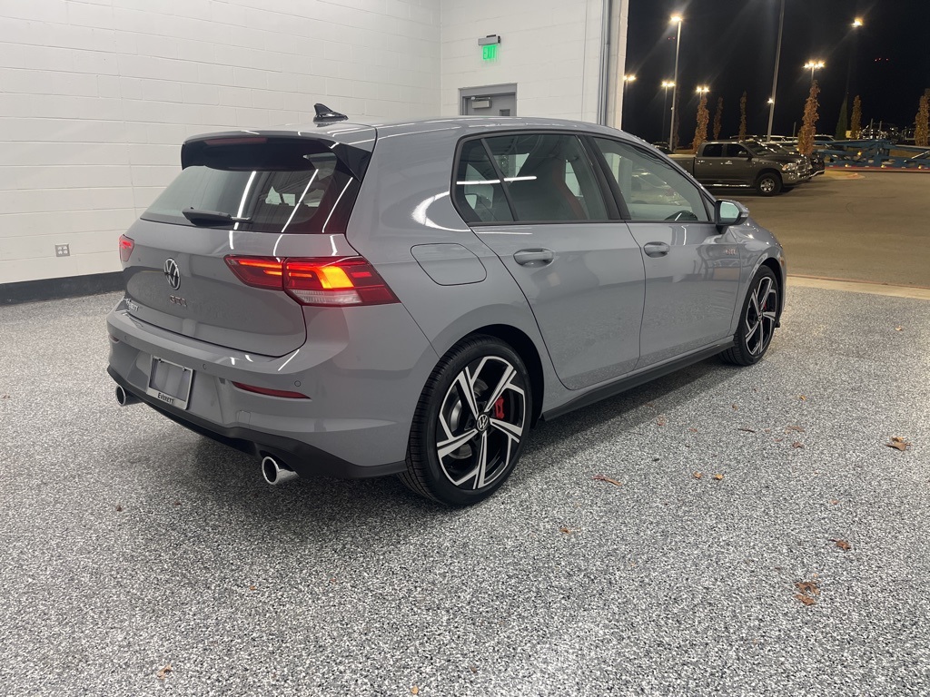 2026 Volkswagen Golf GTI SE photo 4