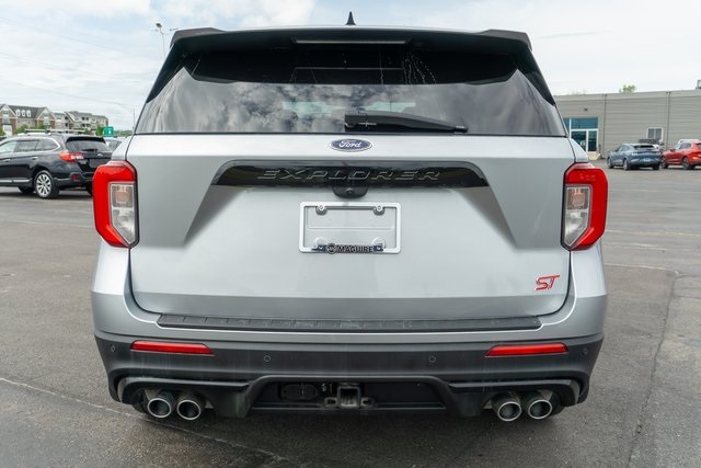 2022 Ford Explorer ST photo 2
