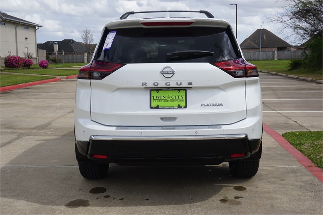 2025 Nissan Rogue Platinum photo 3