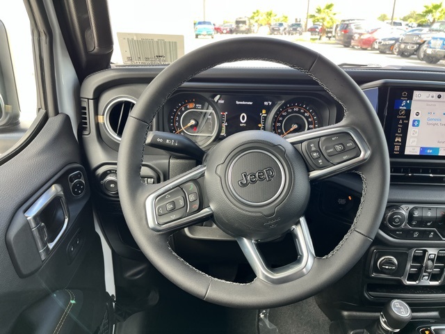 2025 Jeep Wrangler Sahara photo 7