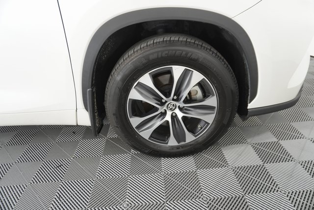2020 Toyota Highlander XLE photo 14
