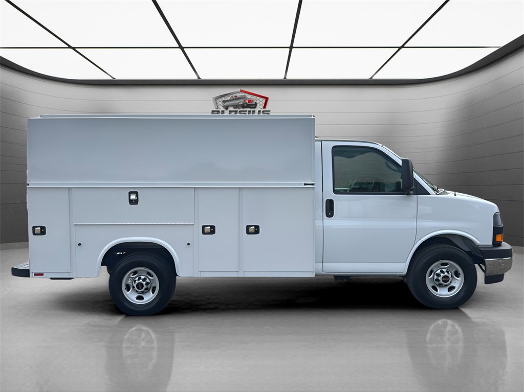 2025 Gmc Savana Cutaway 3500 photo 4