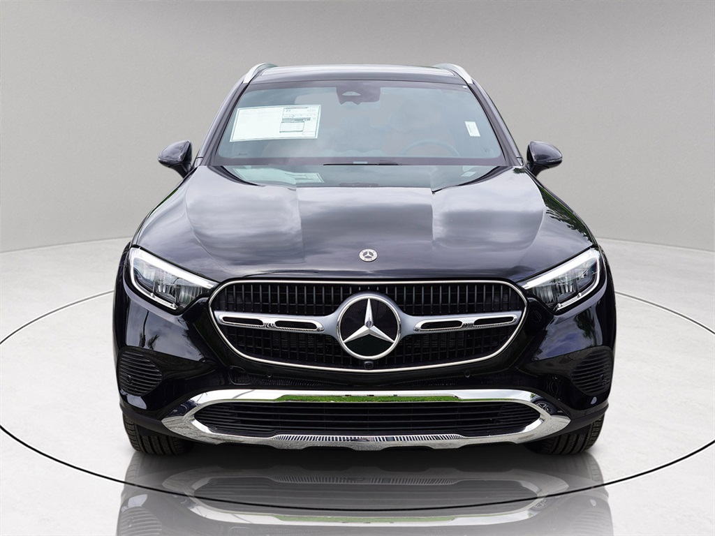 2026 Mercedes Benz GLC 300 photo 2