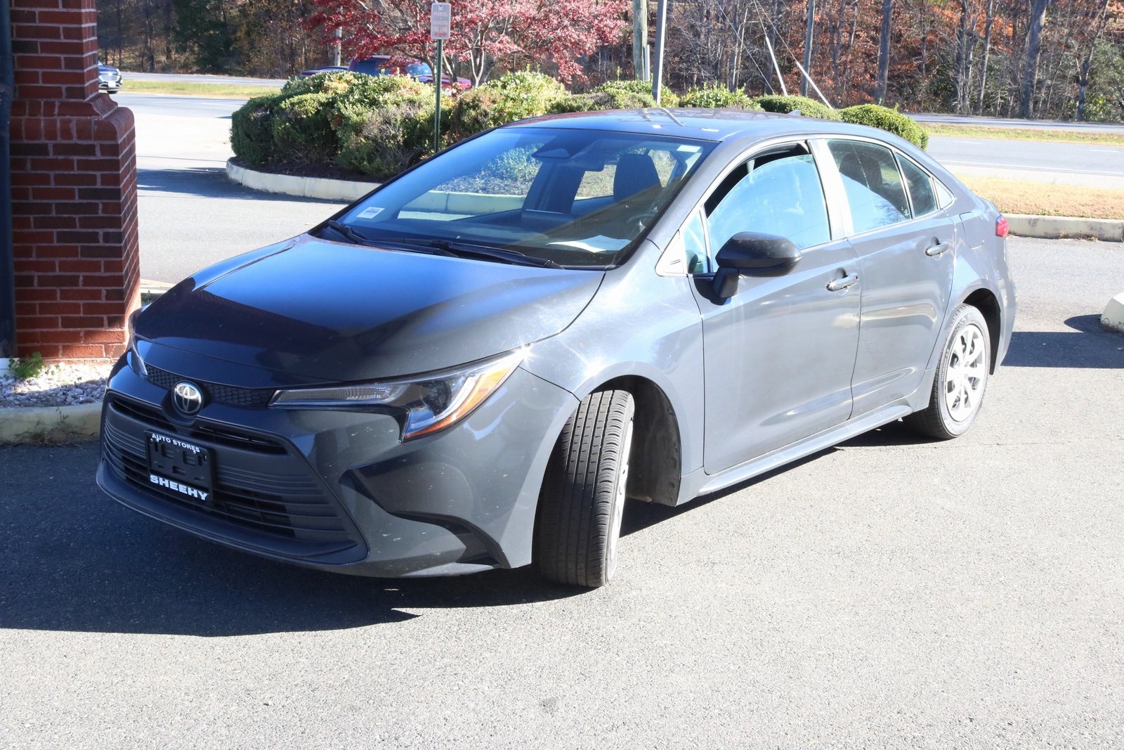 2023 Toyota Corolla LE photo 3