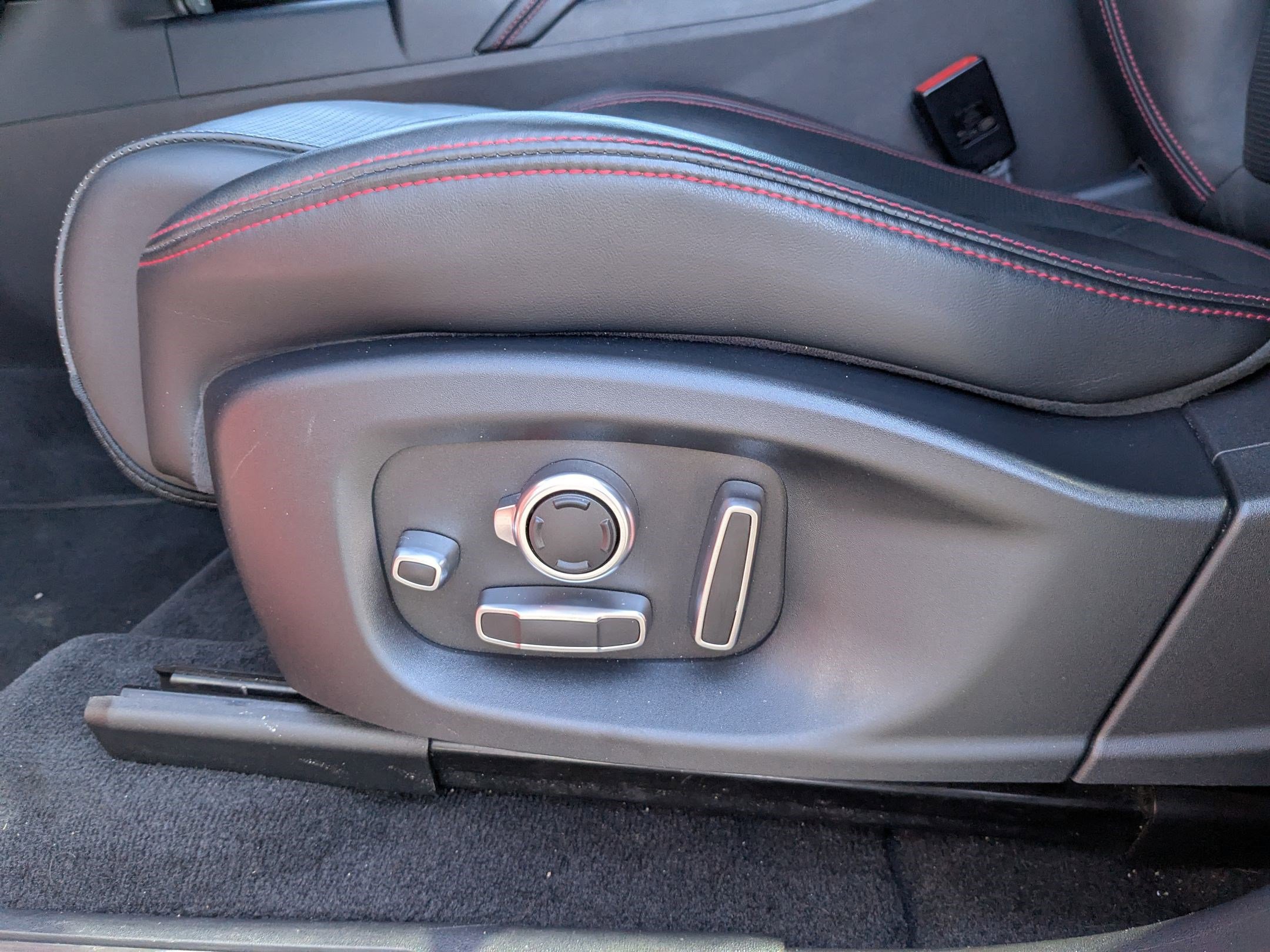 2018 Jaguar E-PACE First Edition photo 27