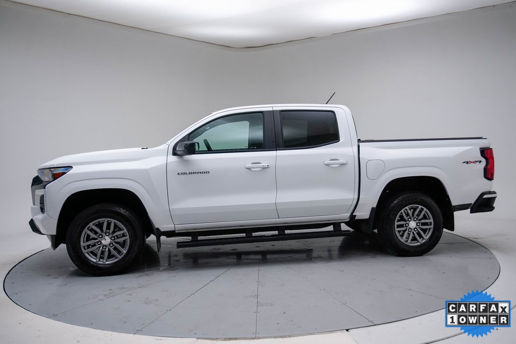 2024 Chevrolet Colorado LT photo 2