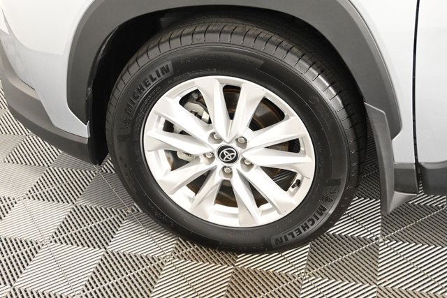 2024 Toyota Corolla Cross LE photo 22