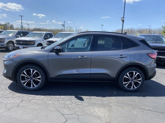 2022 Ford Escape SEL photo 2