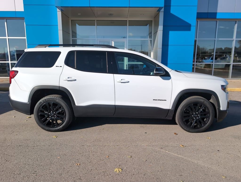 2023 GMC Acadia SLE's photo