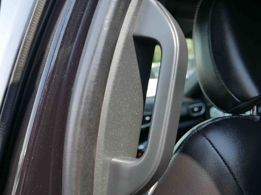 2022 Ford Explorer ST photo 15