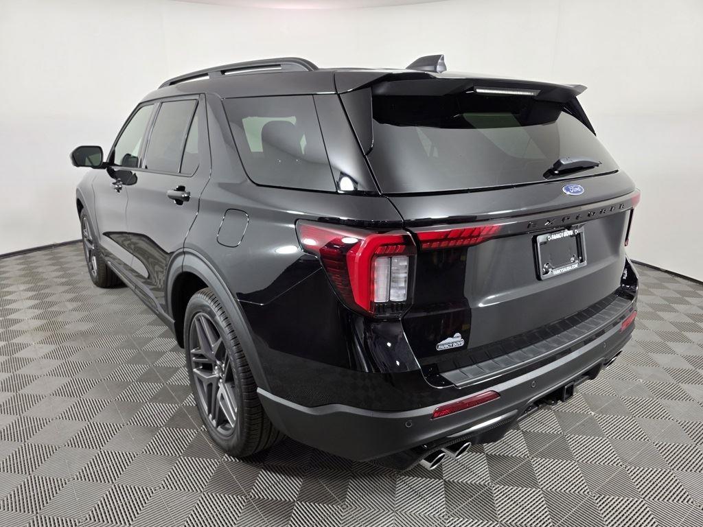 2025 Ford Explorer ST photo 3