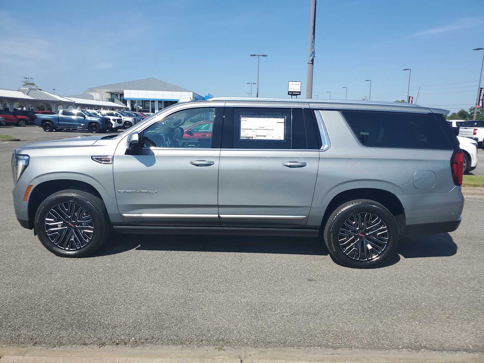 2025 Gmc Yukon XL Denali photo 2