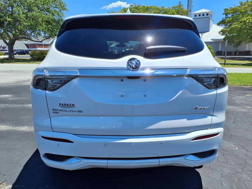 2024 Buick Enclave Avenir photo 3