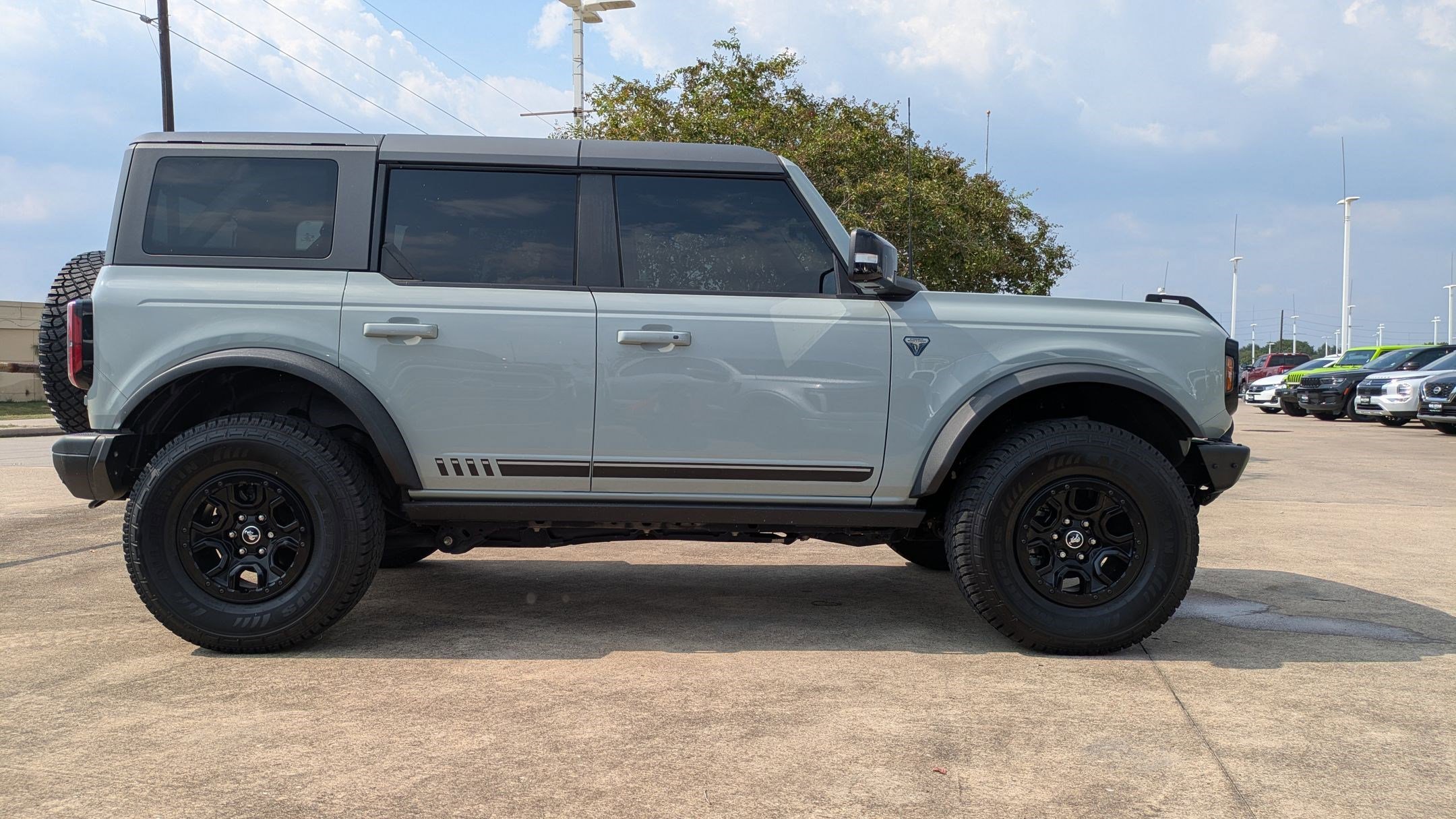 2021 Ford Bronco First Edition photo 3