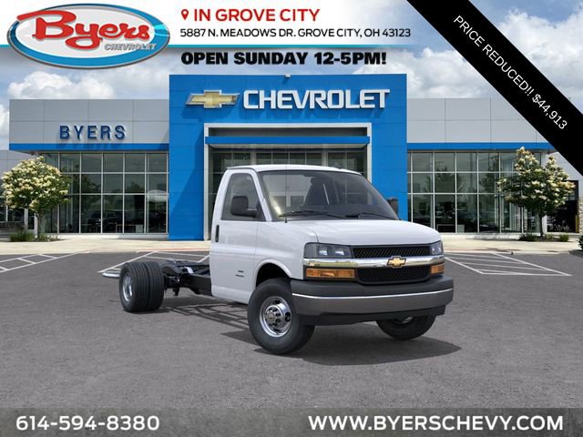 2025 Chevrolet Express Cutaway Base's photo