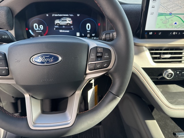 2025 Ford Explorer photo 12