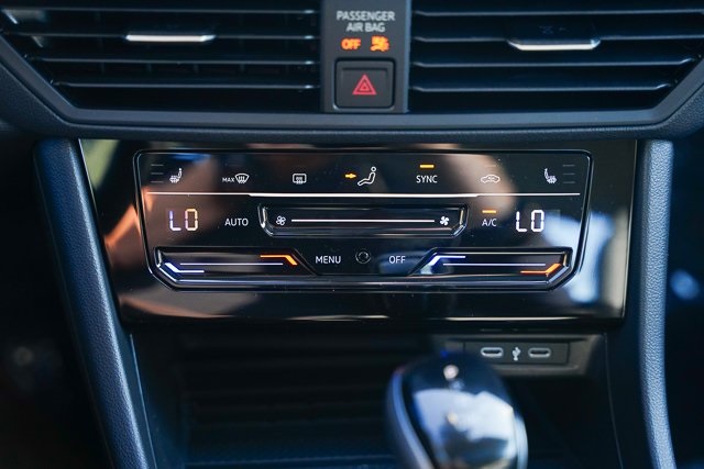 2025 Volkswagen Jetta 1.5T SE photo 18