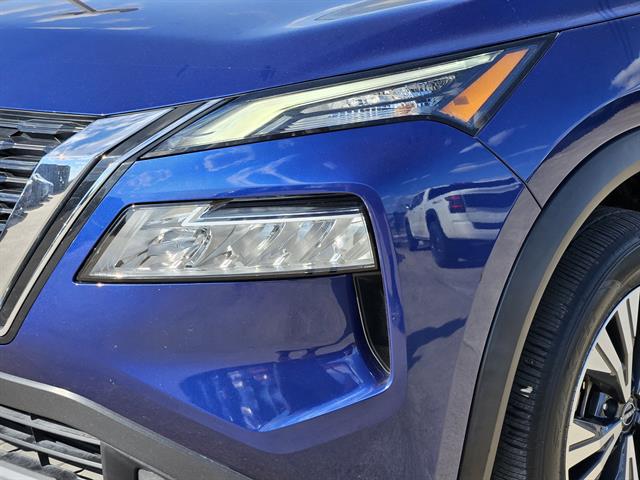 2022 Nissan Rogue SV photo 4