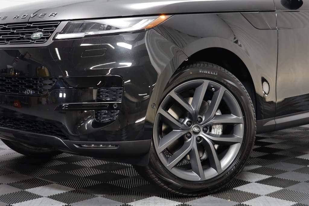 2025 Land Rover Range Rover Sport SE photo 3