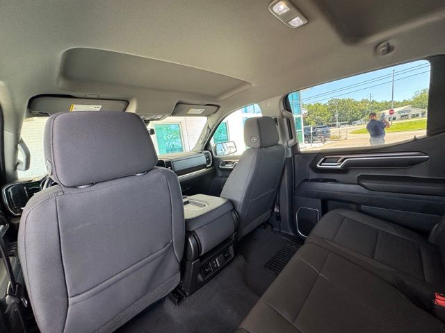 2024 Toyota RAV4 XLE photo 14