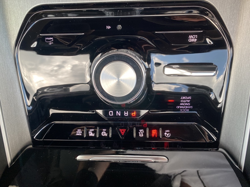2025 Jeep Wagoneer L Base photo 23