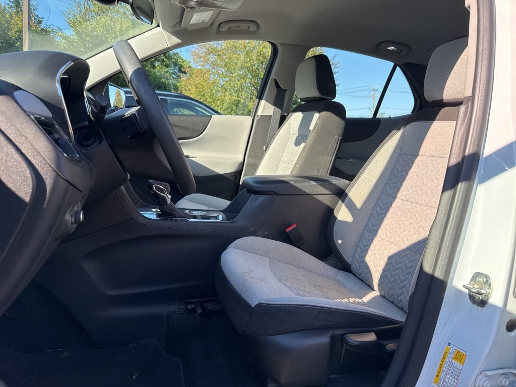 2022 Chevrolet Equinox LS photo 4