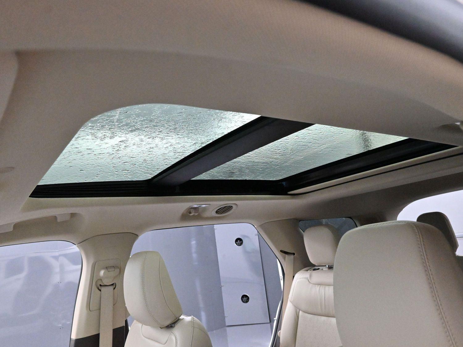 2022 Ford Explorer Platinum photo 26