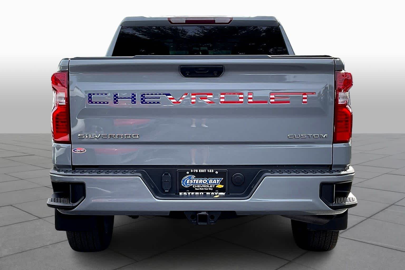 2024 Chevrolet Silverado 1500 Custom photo 4