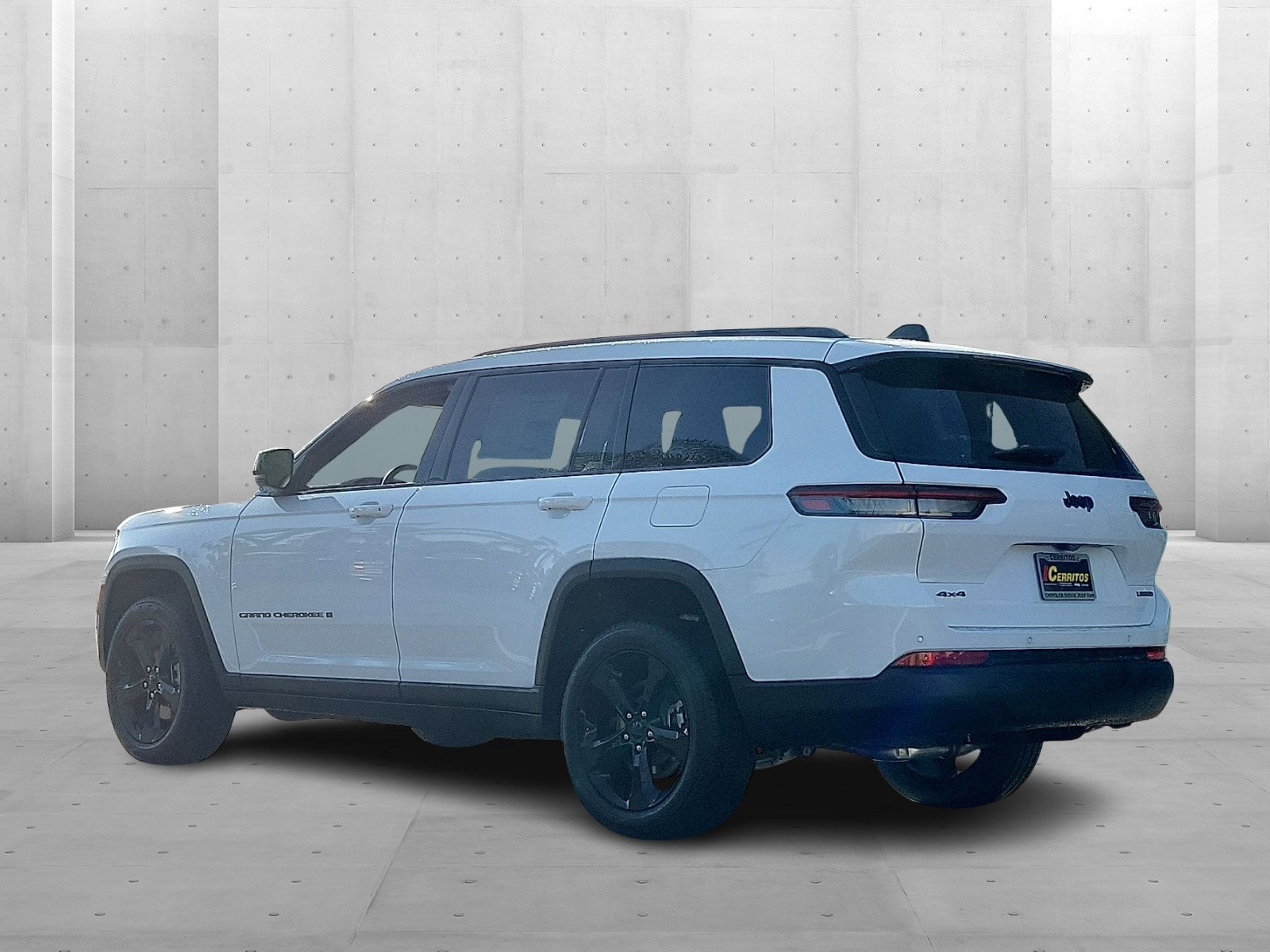 2025 Jeep Grand Cherokee Limited photo 2
