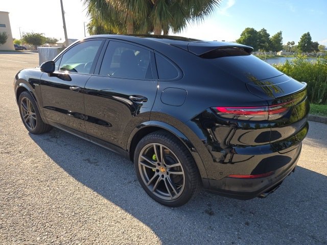 2022 Porsche Cayenne E-Hybrid Coupe Base photo 3