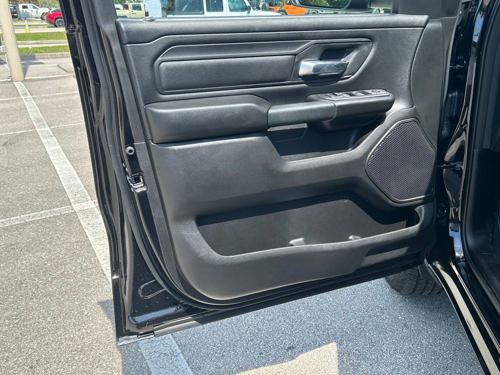 2026 Ram 1500 Tradesman photo 21