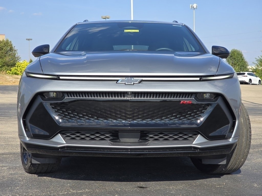 2024 Chevrolet Equinox EV 3RS photo 2