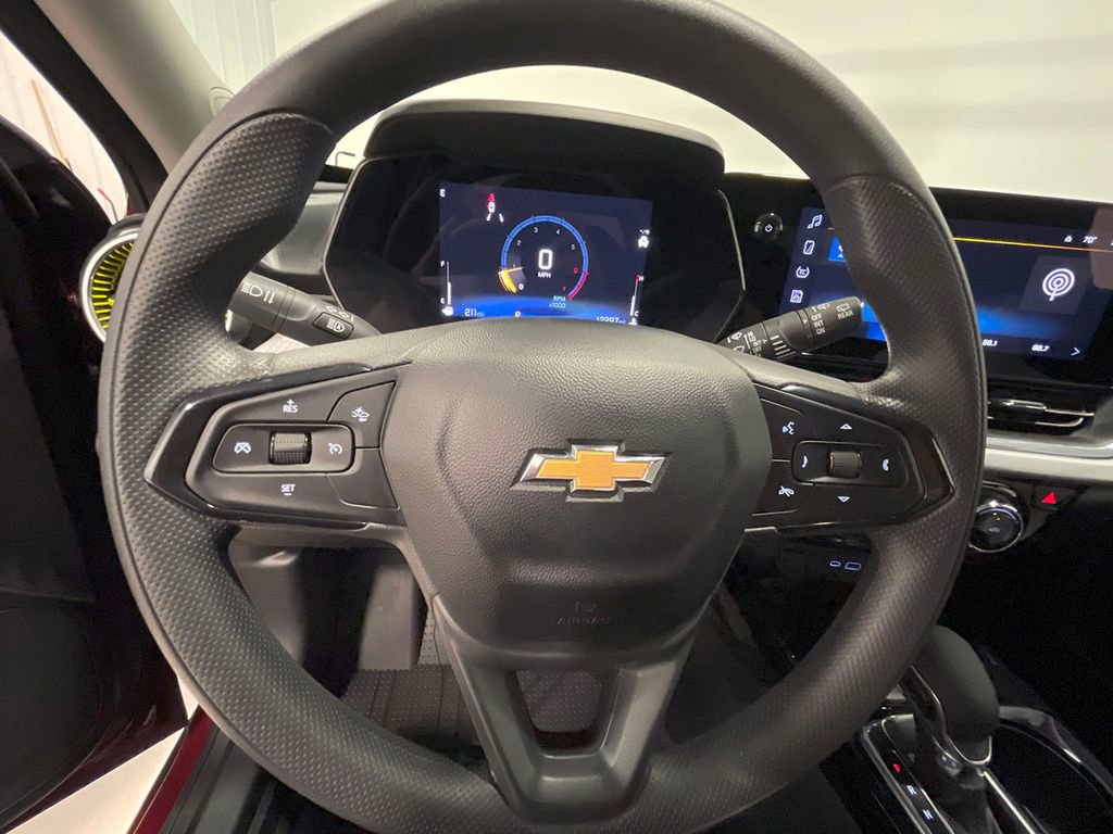 2024 Chevrolet Trax LT photo 23