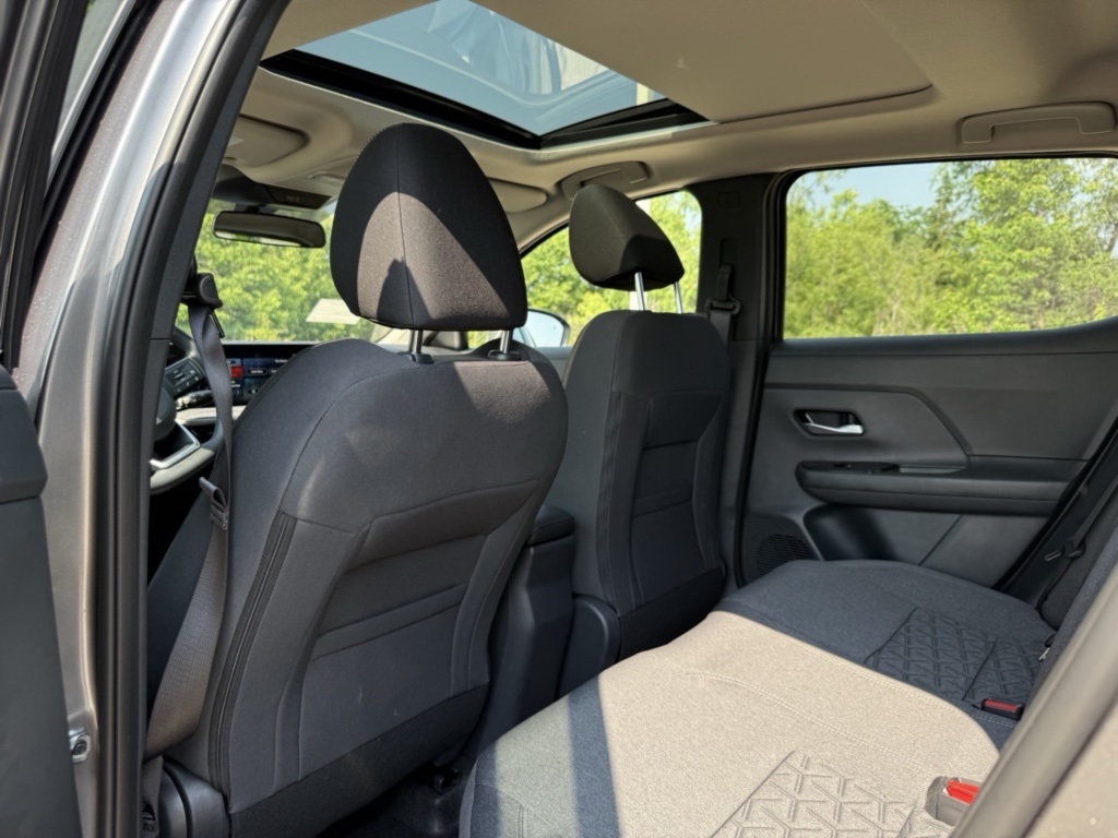 2025 Nissan Kicks SV photo 24