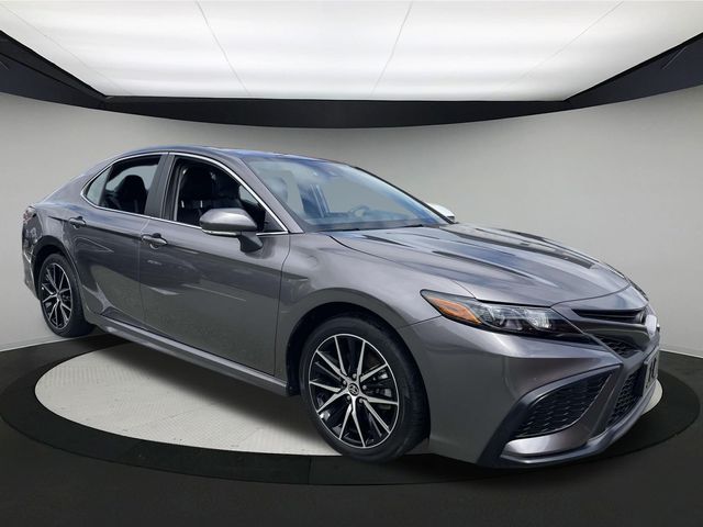 2024 Toyota Camry SE photo 2