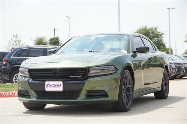 2021 Dodge Charger SXT photo 2