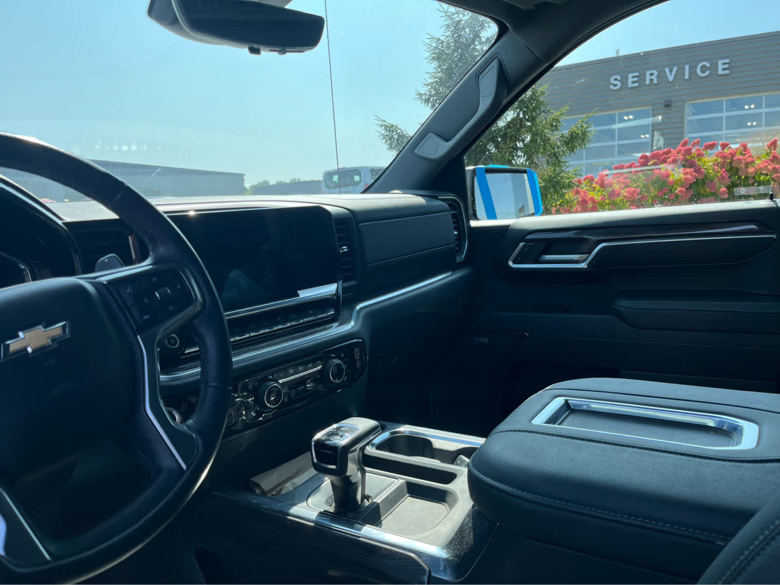 2022 Chevrolet Silverado 1500 LTZ photo 5