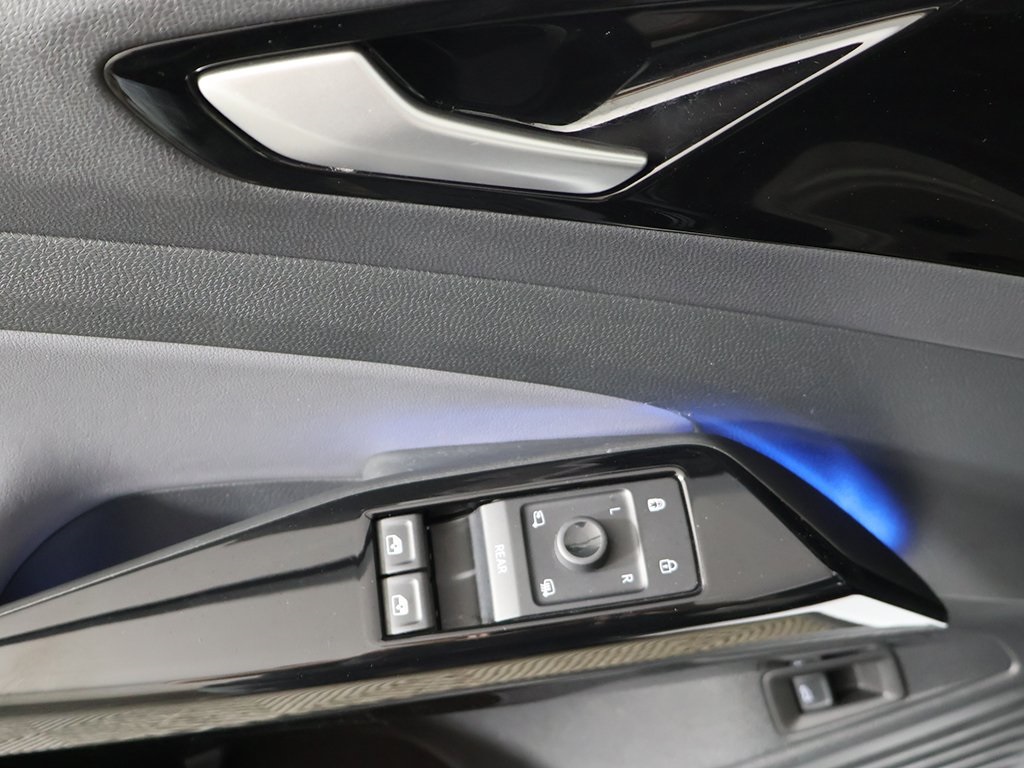 2022 Volkswagen ID.4 Pro S photo 31