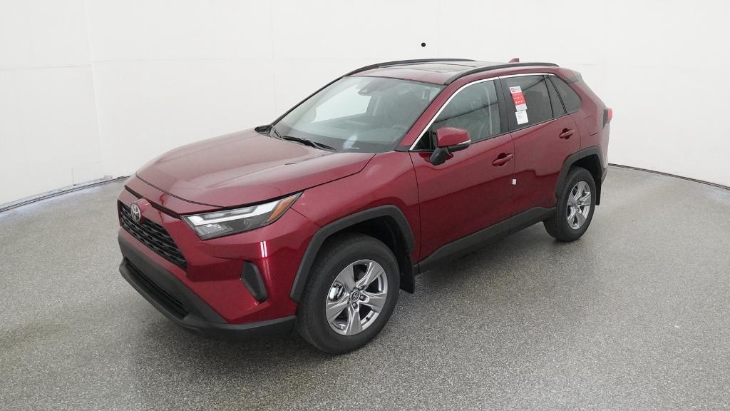 2025 Toyota RAV4 XLE's photo