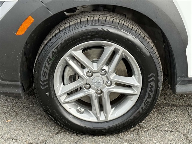 2023 Hyundai Kona SE photo 4