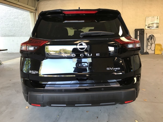 2024 Nissan Rogue SV photo 3