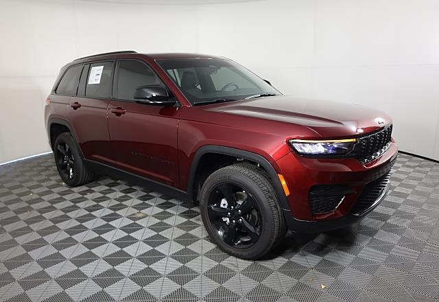 2025 Jeep Grand Cherokee Altitude X photo 2