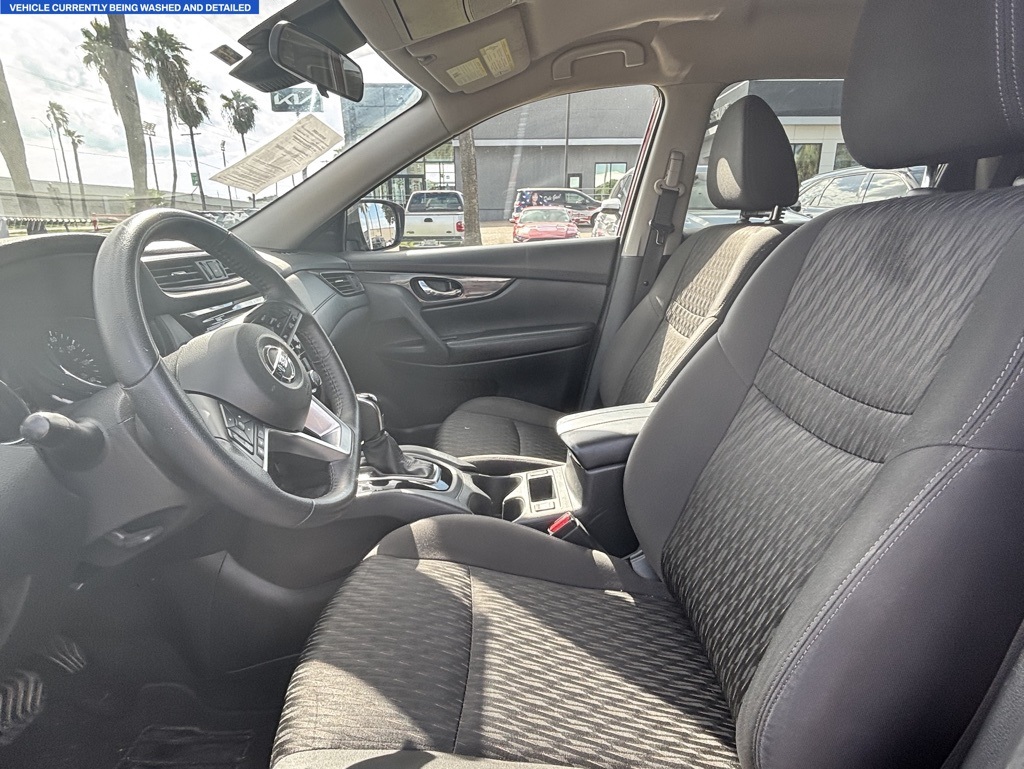 2020 Nissan Rogue SV photo 13