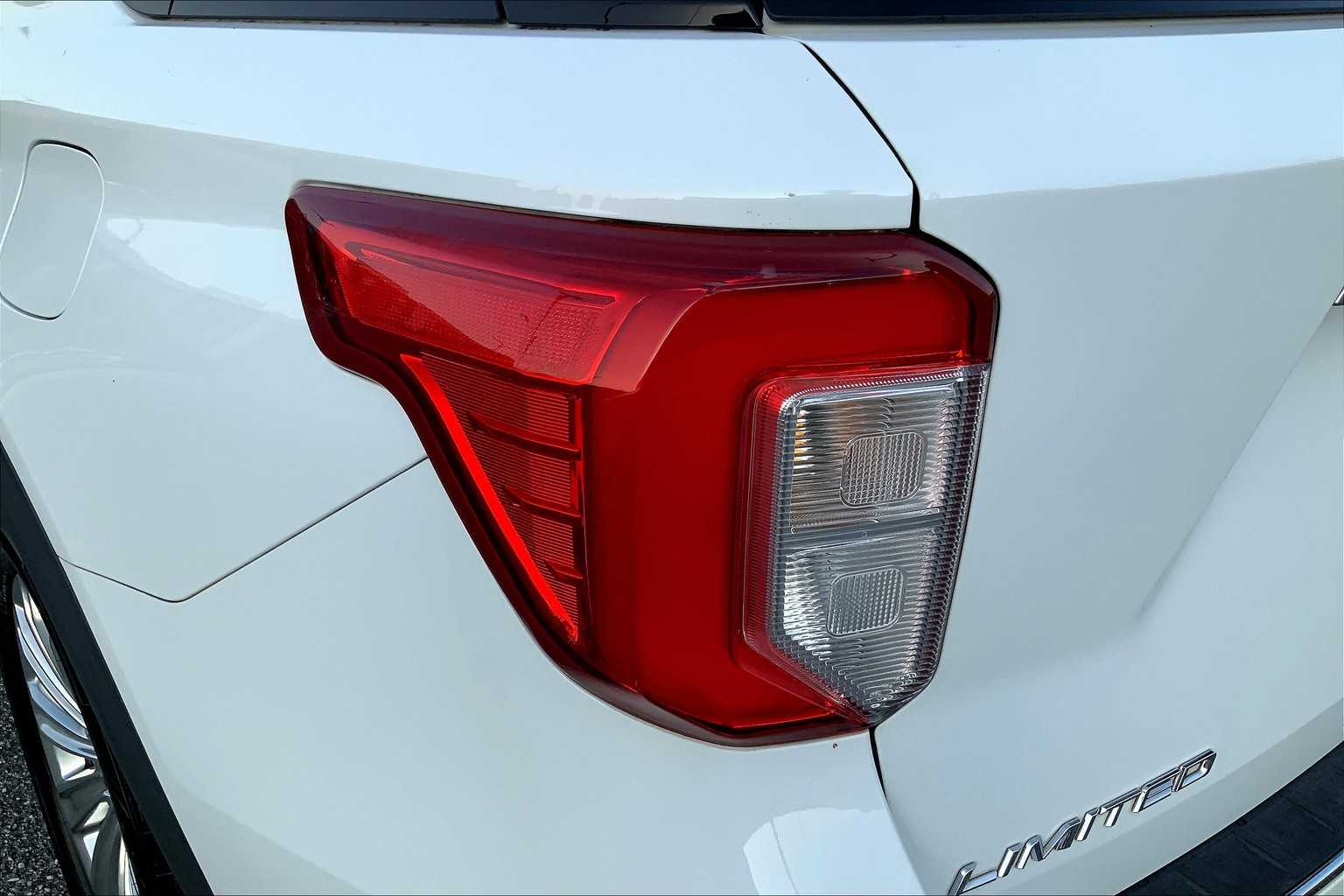 2020 Ford Explorer Limited photo 26