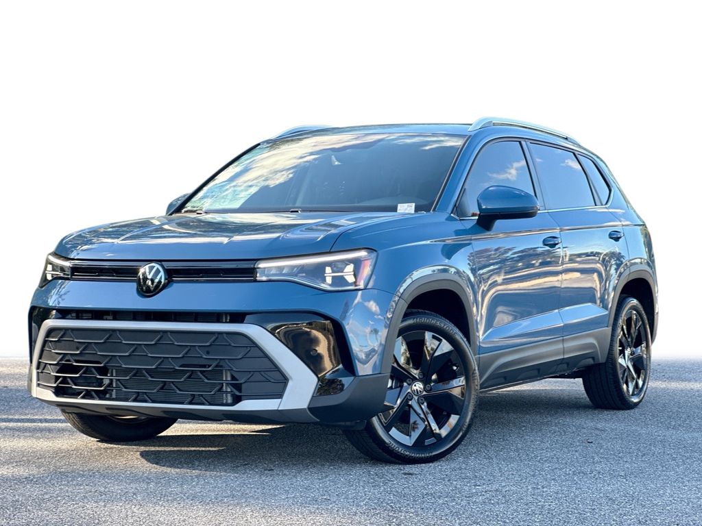 2025 Volkswagen Taos SE's photo
